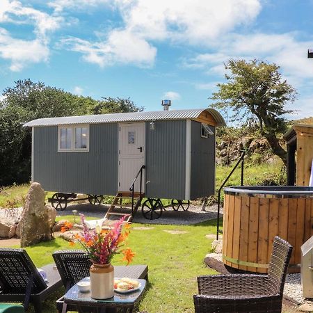 Bosulla Shepherds Hut Пензанс Екстериор снимка