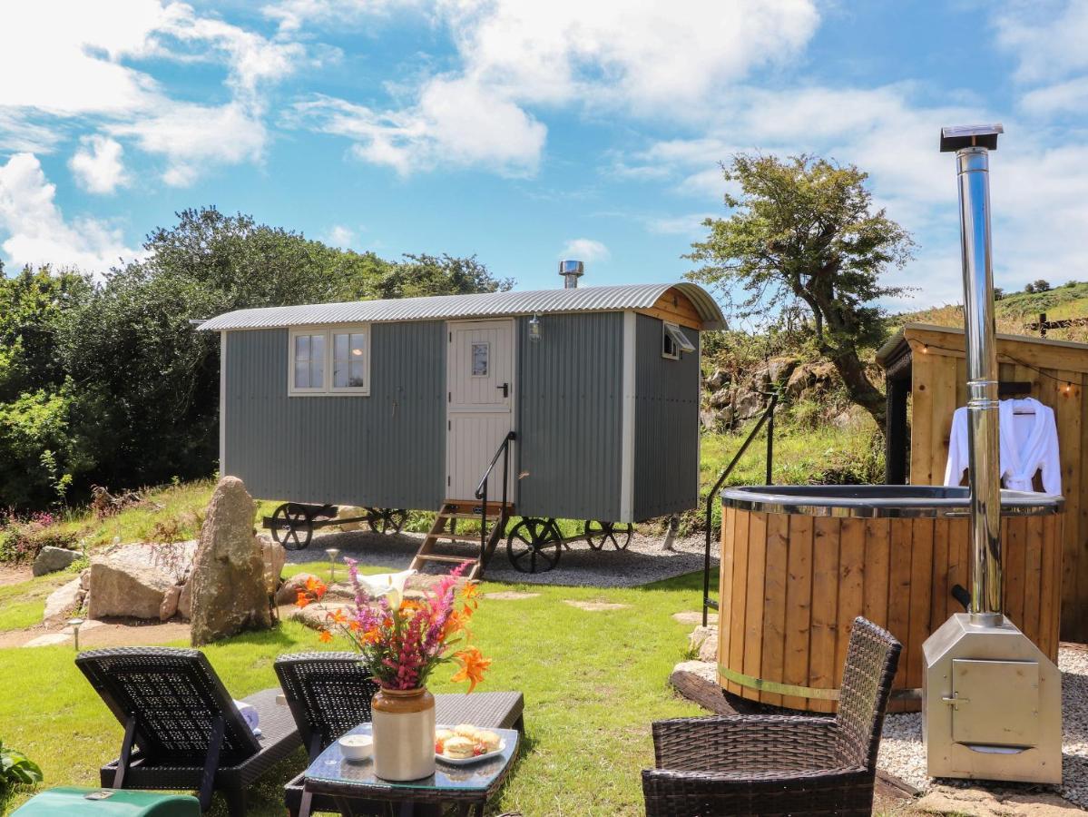 Bosulla Shepherds Hut Пензанс Екстериор снимка