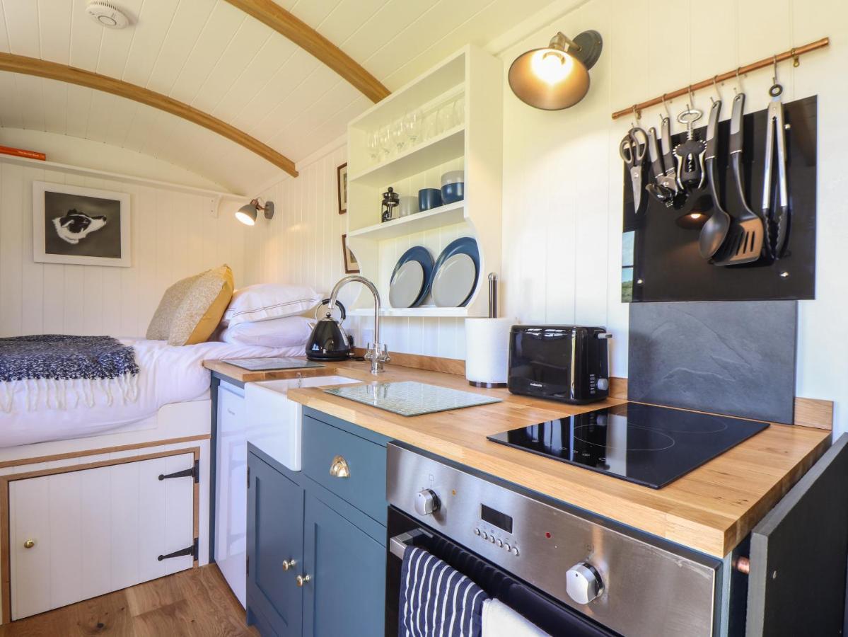 Bosulla Shepherds Hut Пензанс Екстериор снимка